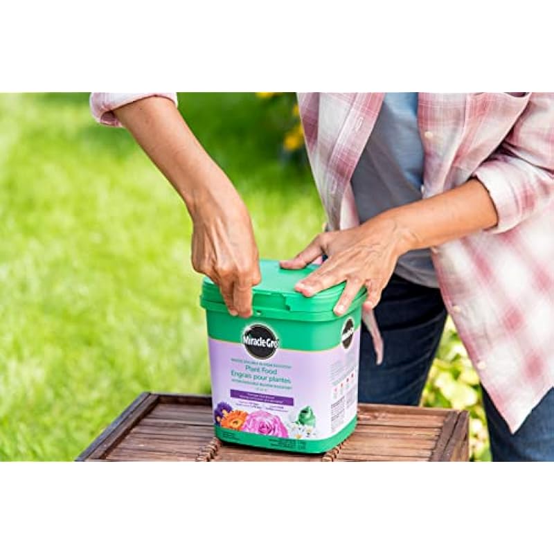 Miracle-Gro Water Soluble Bloom Booster Plant Food – 1.5Kg