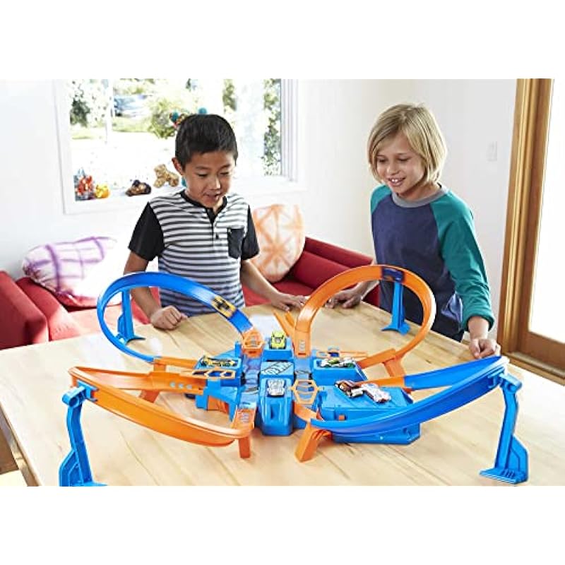 Hot Wheels Track Set with 1:64 Scale Toy Car, 4 Intersections for Crashing, Powered by a Motorized Booster, Criss-Cross Crash Track