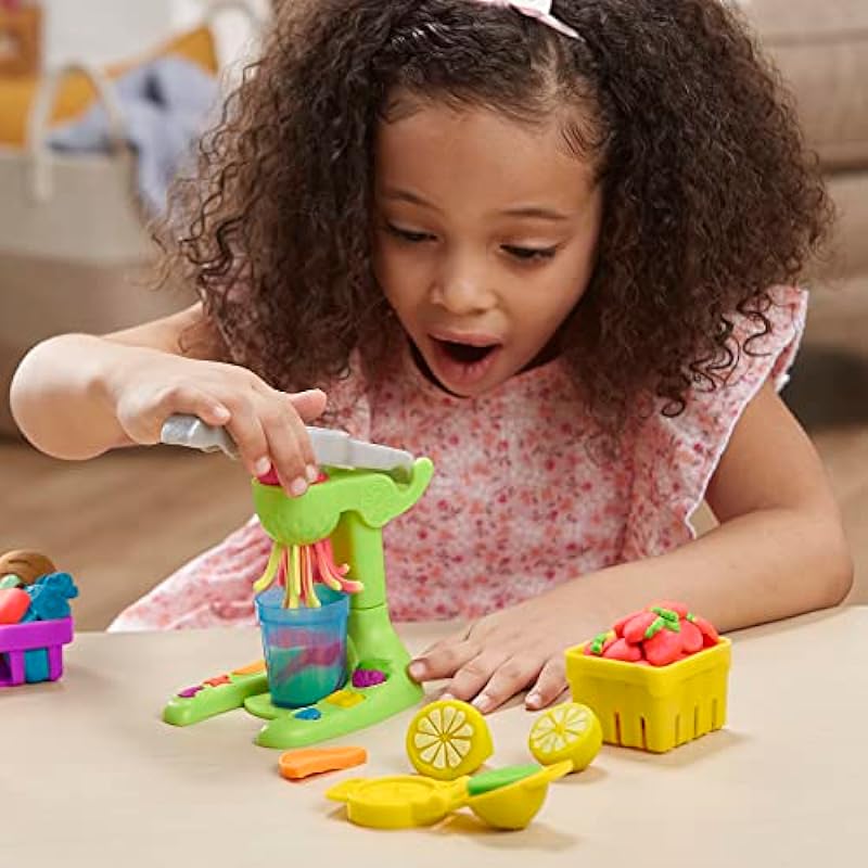 Play-Doh Farmer’s Market Toy Kitchen Playset with 28 Play Food Accessories & 11 Colors Including Specialty Smoothie Can (Amazon Exclusive)